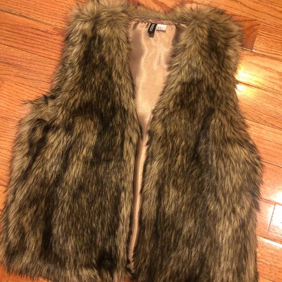 H&M Jackets & Blazers - Faux fur vest